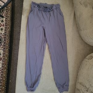 Lululemon Size 6 Charcoal Gray Joggers